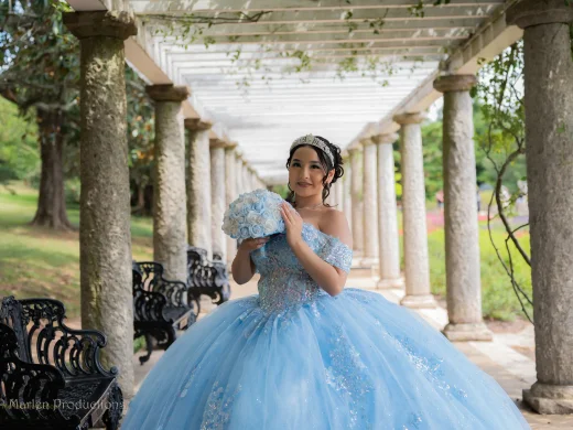 Quinceañera photo session at Maymont in Richmond VA